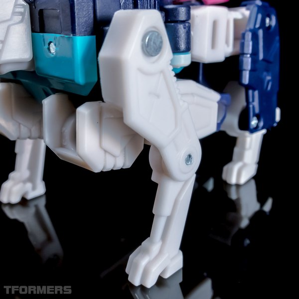 TFormers Titans Return Gallery   Siege On Cybertron Pounce 20 (20 of 92)
